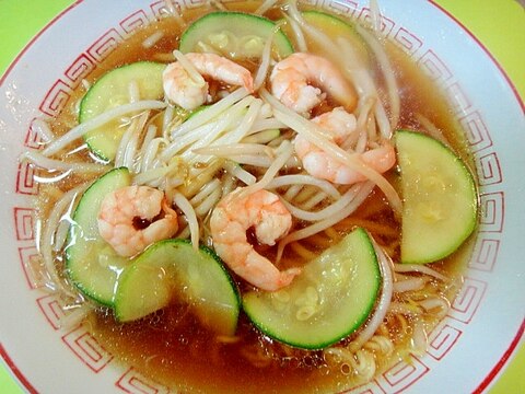 もやしとズッキーニ海老の醬油ラーメン